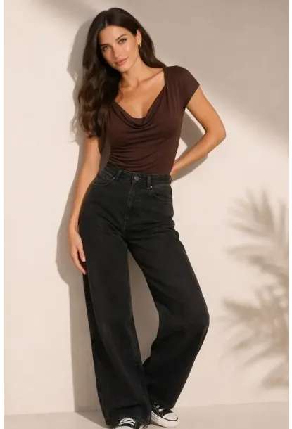 Degaje Yaka Modal Kumaş Bluz – Yumuşak Dokulu, Şık ve Rahat