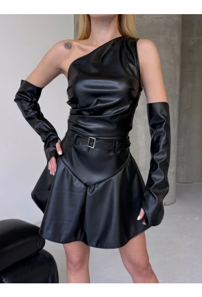 Deri Tokalı Gizli Fermuarlı Kol Detay Mini Şortlu Elbise