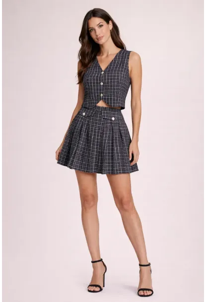 Ekose Desenli Yelek & Pileli Mini Etek Takım – Modern Şehir Stili