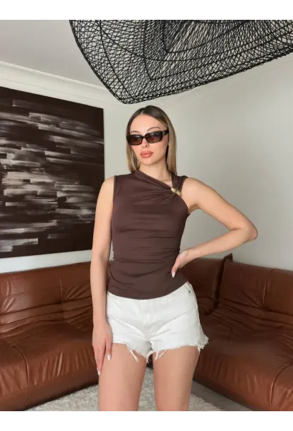 Gold Aksesuarlı Drapeli Kahverengi Bluz