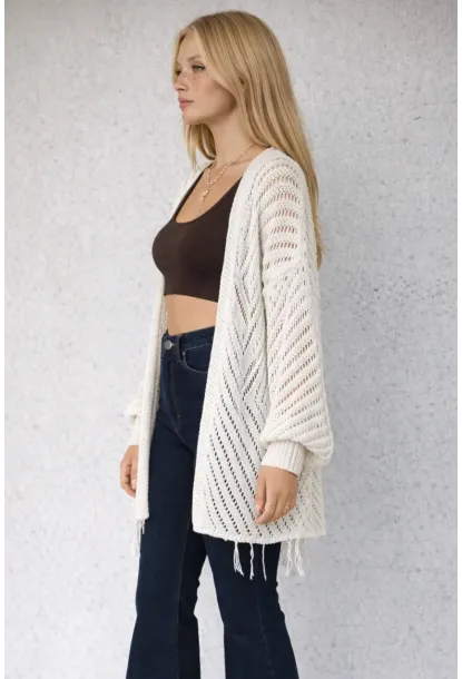 Kadın Beyaz Örgü Hırka Püskül ve Elmas Desen Detaylı