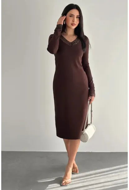 Kadın Dantel Detaylı V Yaka Elbise – Uzun Kollu Şık Günlük Elbise
