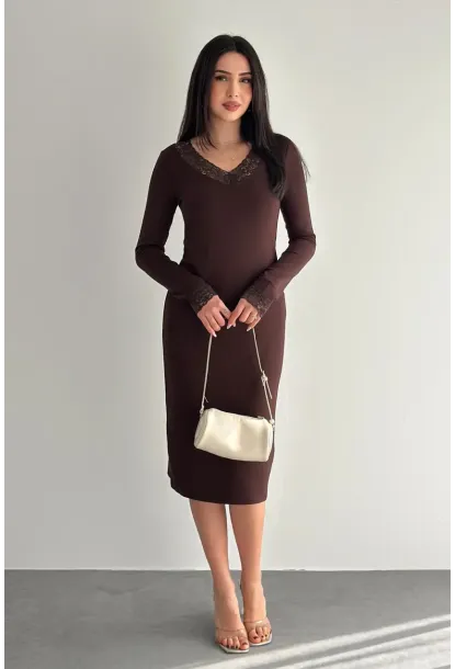 Kadın Dantel Detaylı V Yaka Elbise – Uzun Kollu Şık Günlük Elbise
