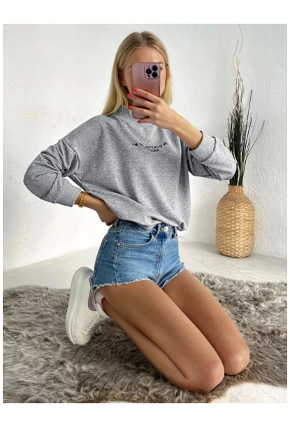 Kadın Dik Yaka Oversize Sweatshirt Yazı Baskılı