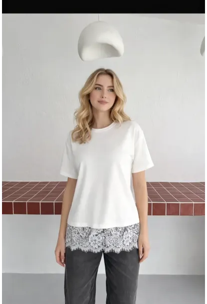 Kadın Eteği Dantel Detay T-shirt Beyaz