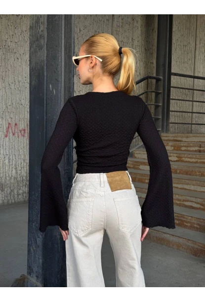 Kadın Göğüs Halka Aksesuar Detaylı Bluz