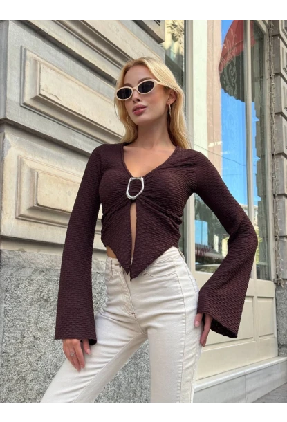 Kadın Göğüs Halka Aksesuar Detaylı Bluz