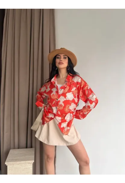 Kadın Kırmızı Çiçek Desenli Saten Gömlek