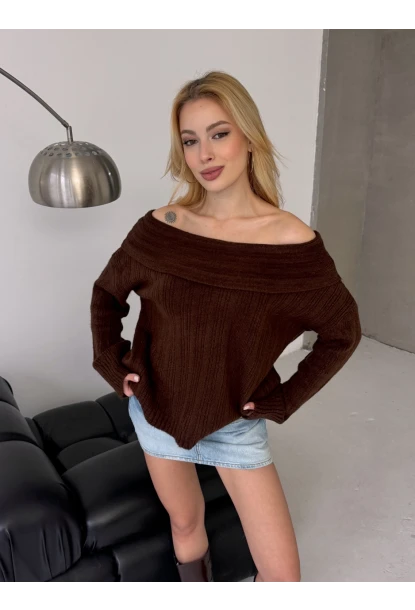 Kadın Madonna Yaka Triko Kahve