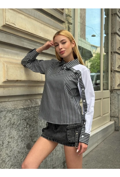 Kadın Siyah Çizgili Kol Asimetrik Düğme Detaylı Gömlek