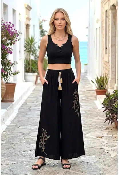 Kadın Siyah Nakışlı Bol Paça Pantolon