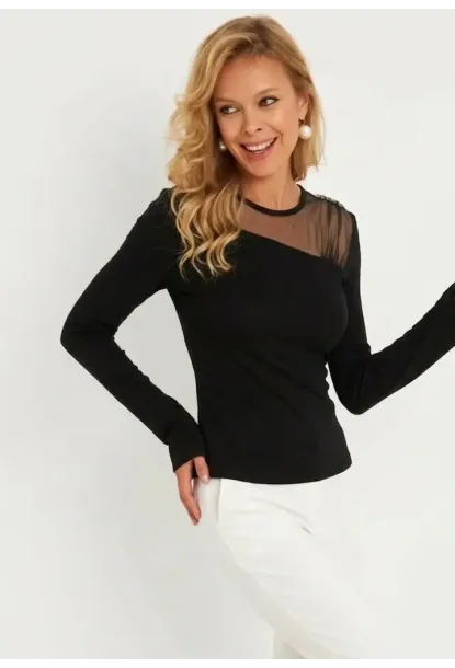 Kadın Siyah Tül Detaylı Bluz