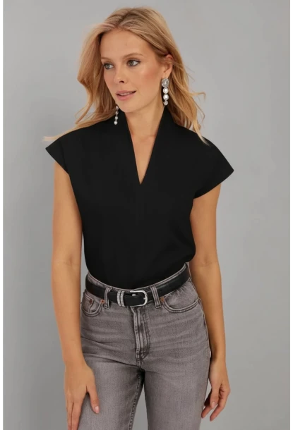 Kadın Siyah V Yaka Bluz EY2742
