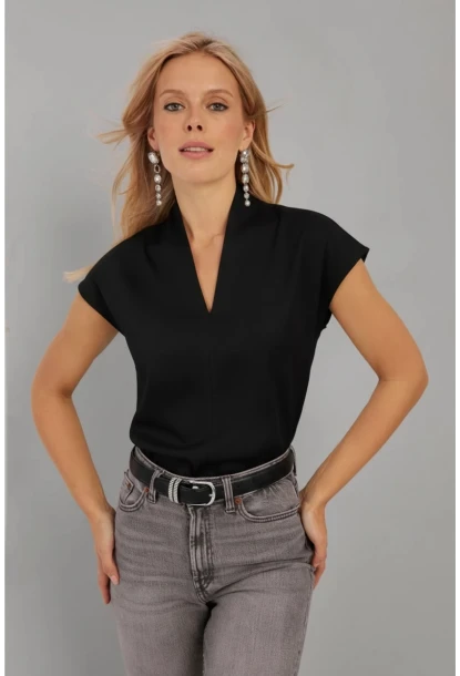 Kadın Siyah V Yaka Bluz EY2742
