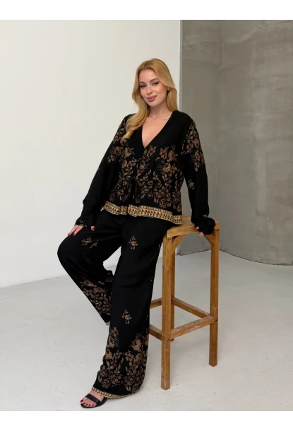 Kadın Viskon Kumaş Desenli V Yaka Kuşaklı Alt Üst Takım Siyah
