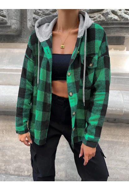 Kadın Yeşil Kapüşonlu Oversize Cepli Düğmeli Ekose Gömlek Ceket