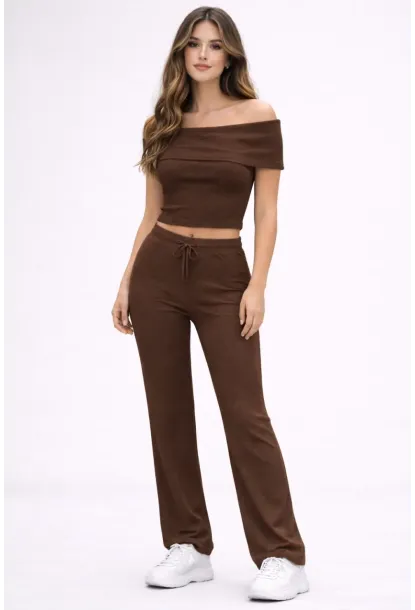 Kahverengi Madonna Yaka Kaşkorse Takım – Şık ve Rahat İkili Set