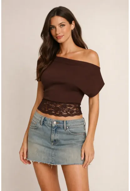 Kahverengi Tek Omuz Drapeli Dantel Detaylı Kadın Bluz