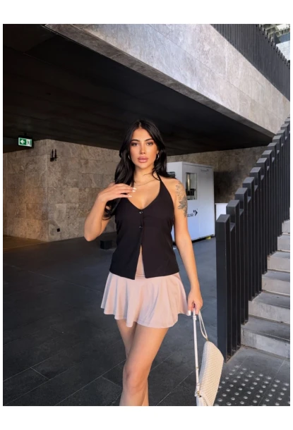 Önü Düğmeli Boyundan Bağlamalı Siyah Bluz