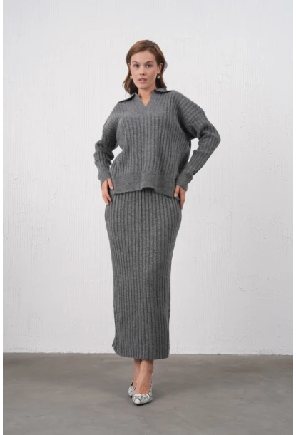 Polo Yaka Yarım Pat Örgü Detay Kazak Etek İkili Triko Takım