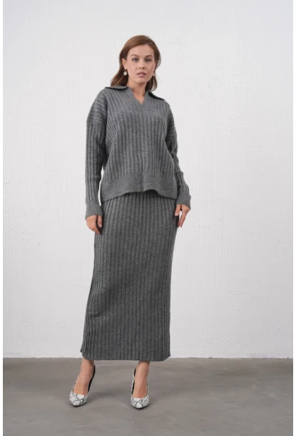 Polo Yaka Yarım Pat Örgü Detay Kazak Etek İkili Triko Takım