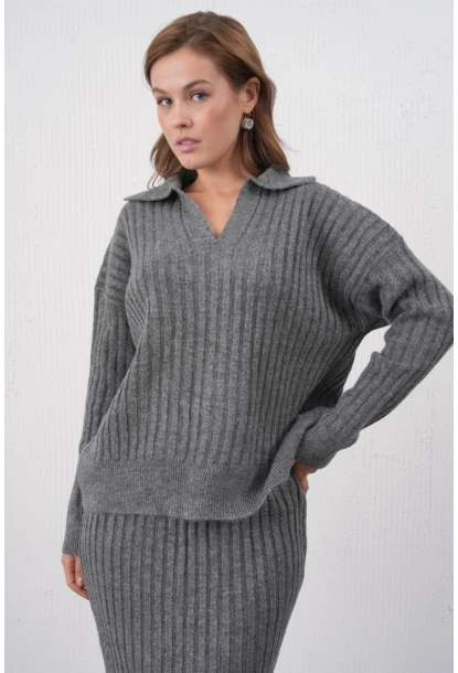 Polo Yaka Yarım Pat Örgü Detay Kazak Etek İkili Triko Takım