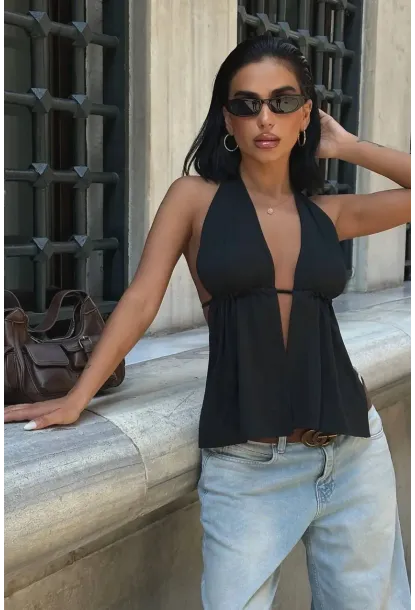 Sırtı Bağcıklı Boyundan Askılı Dekolte Bluz Siyah