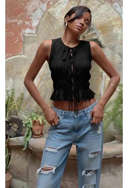 Siyah Büzgülü Bağlamalı Crop Bluz Bohem Şık Gipe Detaylı