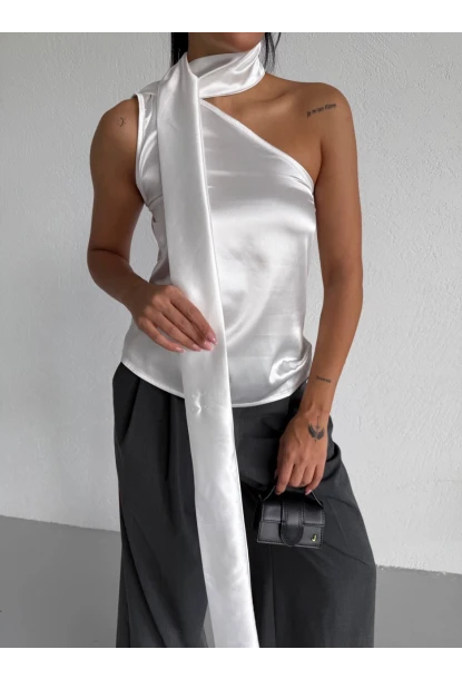 Yaka Detay Saten Bluz Beyaz