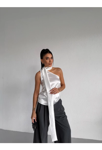 Yaka Detay Saten Bluz Beyaz