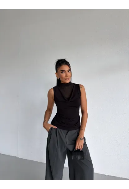 Yaka Tül Detaylı Drapeli Kolsuz Kadın Bluz Siyah