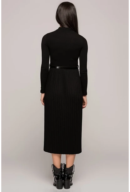 Yarım Balıkçı Siyah Eteği Pliseli Uzun Elbise