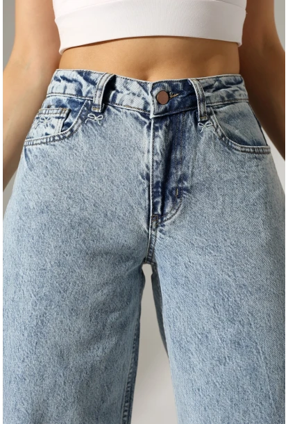 Yüksek Bel Rahat Kesim Düz Paça Jean Buz Mavisi