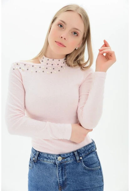 Yumoş Tek Omuzu Açık İncili Bluz