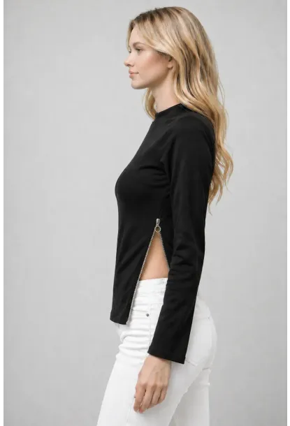 Siyah Dik Yaka Fermuar Detaylı Bluz – Yan Yırtmaçlı & Modern Fit