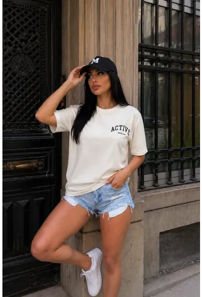 Ekru “Active” Baskılı Oversize Penye T-Shirt – Minimal Spor Şık Tasarım