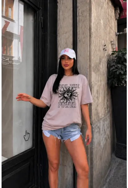 Pudra Güneş Baskılı Oversize Penye T-Shirt – “The Power” Yazılı Trend Tasarım
