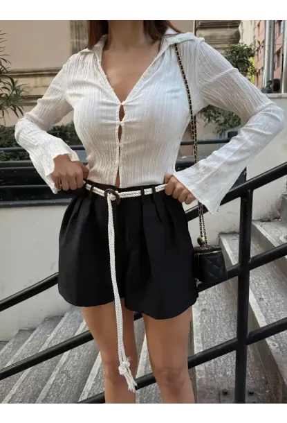 Siyah Yüksek Bel Halat Kemer Detaylı Pileli Kadın Şort