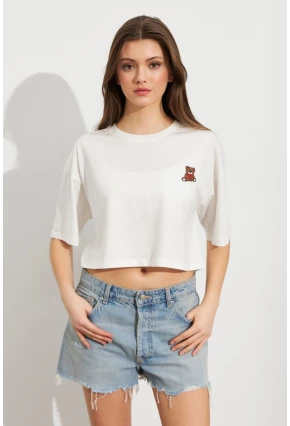 Kadın Beyaz Ayıcık Nakışlı Crop T-Shirt ATS8700