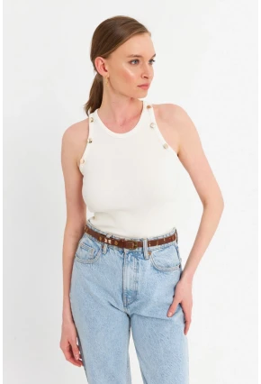 Kadın Beyaz Düğme Detaylı Kolsuz Kaşkorse Bluz TF55