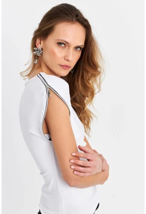 Kadın Beyaz Omuzları Fermuarlı Bluz EY3062