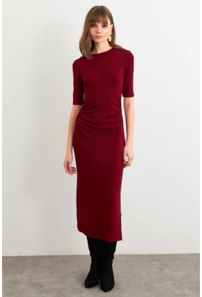 Kadın Bordo Büzgülü Yırtmaçlı Tshırt Elbise FS9594