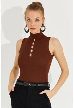 Kadın Kahverengi Önü Damla Kolsuz Triko Bluz YV112