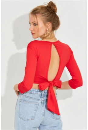 Kadın Kırmızı Sırt Dekolteli Bağlamalı Crop Bluz EY1037