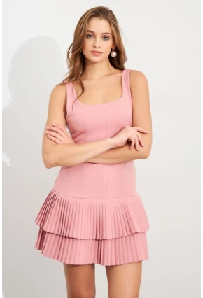 Kadın Pembe Sırt Dekolteli Fırfırlı Şortlu Mini Elbise FRY101