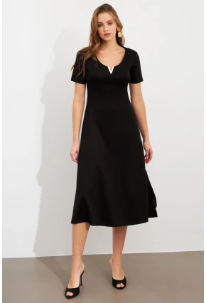 Kadın Siyah Aksesuar Detaylı Midi Elbise MON145