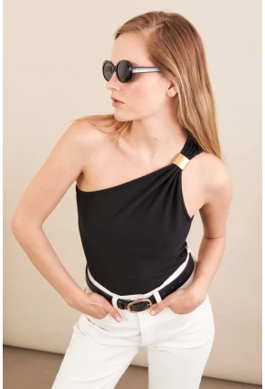 Kadın Siyah Asimetrik Aksesuarlı Bluz FRY2311