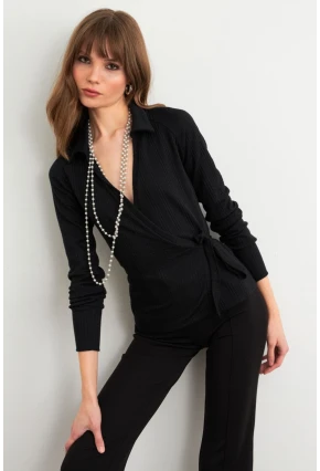 Kadın Siyah Bağlama Detaylı Bluz TF48