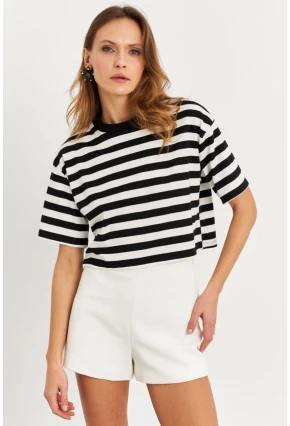 Kadın Siyah-Beyaz Çizgili Crop Bluz KY7145