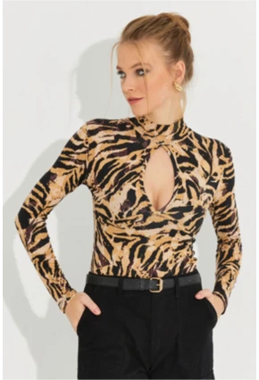 Kadın Siyah-Camel Önü Damla Desenli Bluz LPP1236